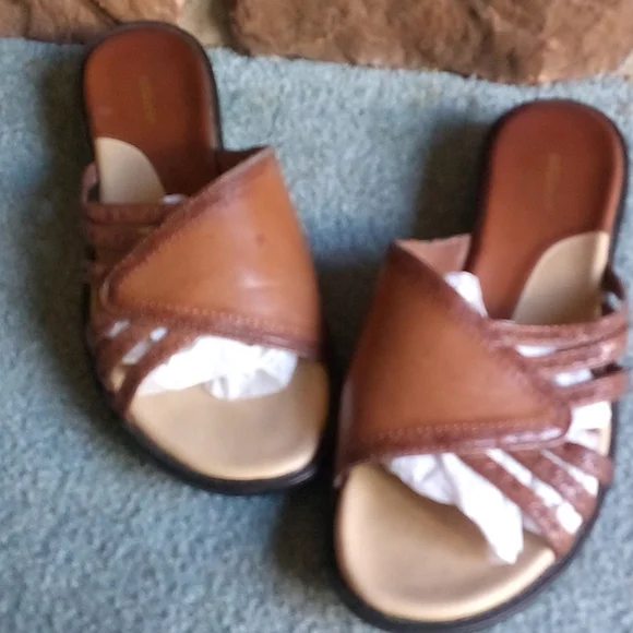 Croft and Barrow Strappy Slide Sandals - Picture 2 of 8